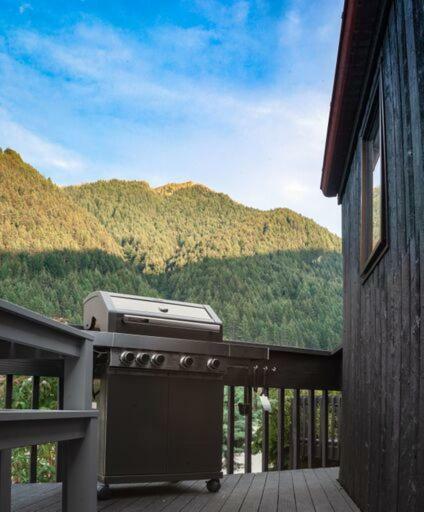 Central, Modern Loft Style Home - 2 Min Walk From Town Queenstown Dış mekan fotoğraf